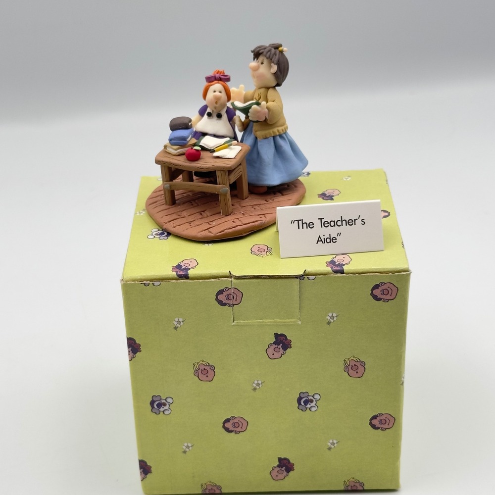 Coynes Company Little Street The Teachers Aide Figurine EW1004 Elayne Watrus1994